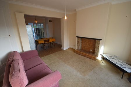 3 bedroom semi-detached house to rent - Photo 2