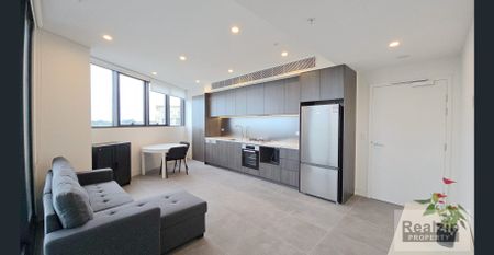 Part-furnished near new one bedroom apartment - Photo 2