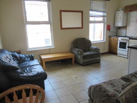 Unit 2, 16 Fitzroy Avenue, Belfast, BT7 1HW - Photo 2