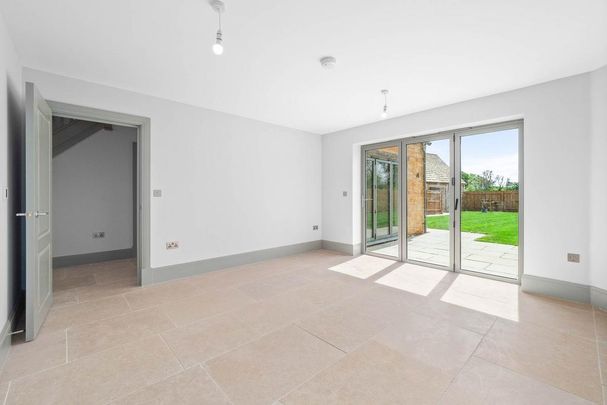 3 bedroom semi-detached house to rent - Photo 1