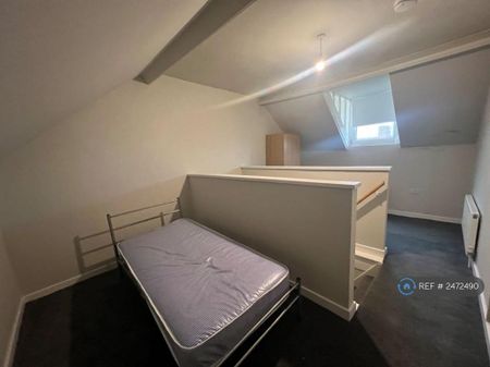 3 bedroom end of terrace house to rent - Photo 4