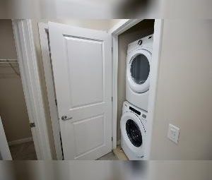 SW Edmonton 3 Bed 2.5 Bath Double Garage - Photo 4