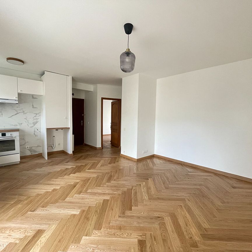 QUARTIER MAIRIE - APPARTEMENT 3 PIÈCES MEUBLÉ - Photo 1