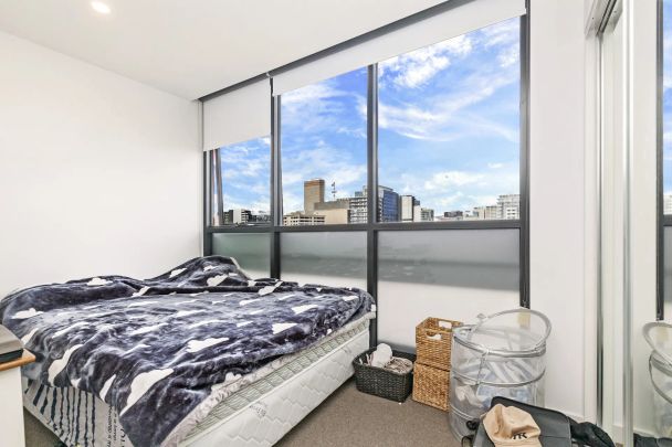 GREAT LOCATION WITH STYLISH, MODERN AND FURNISHED APARTMENT IN EXCEPTIONAL LIFESTYLE. - Photo 1
