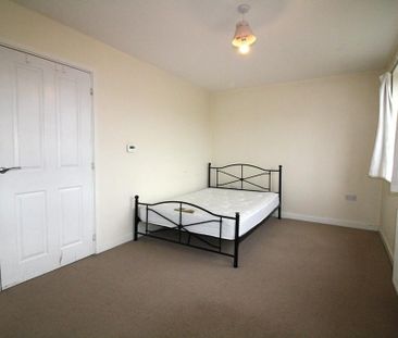 4 bedroom townhouse to rent - Photo 3