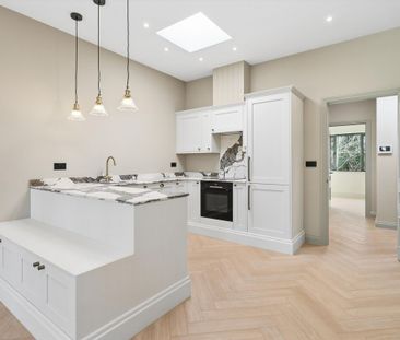 A beautifully finished and spacious one‑bed first‑floor apartment i... - Photo 2