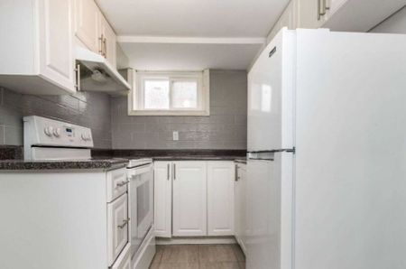 For Lease - 371 Rossland Road, Oshawa, Ontario - Photo 5