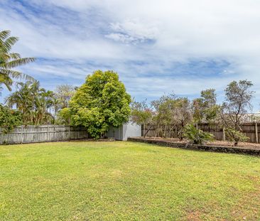 11 Saxby Crescent, Mount Louisa - Photo 2