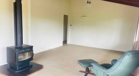 Rural living, just sit back and enjoy! - Photo 5