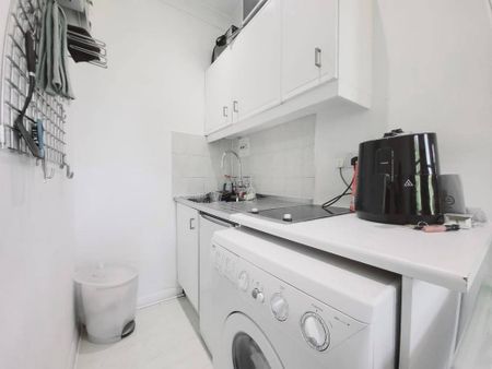 Studio to rent - Photo 2