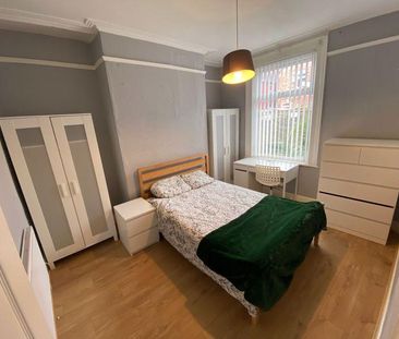 4 bedroom terraced house to rent - Photo 2