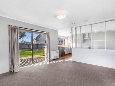 44 Avon Road, Clifton - Photo 2