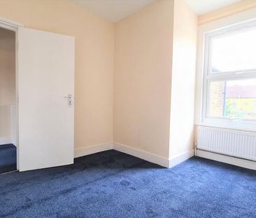 4 bedroom terraced house to rent - Photo 3