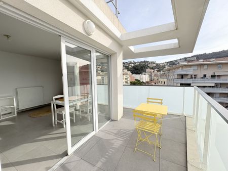 Location Appartement 1 pièce 26m² NICE 06300 - Photo 2