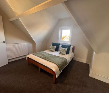 Room in a Shared House, Landguard Road, SO15 - Photo 2