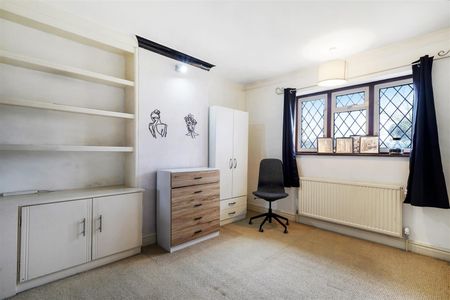 Semi-Detached House To Let - Photo 4