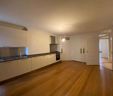 Superbe appartement de caractère de 6 pièces à la Vieille-Ville - Photo 5