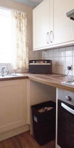 2 bedroom semi-detached house to rent - Photo 3