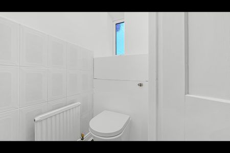 4 Bed Terraced House, Hoylake Road, W3 - Photo 3