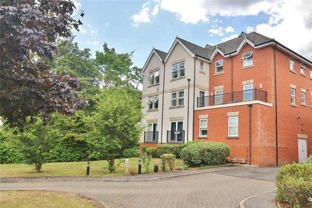 Claremont Avenue, Woking, Surrey, GU22 - Photo 1