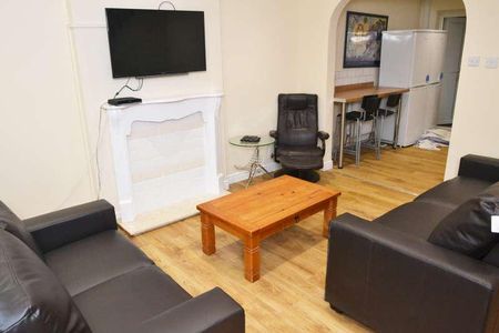 Chervil Close, Fallowfield, Manchester, M14 - Photo 2