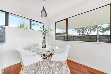 CONIFER GROVE, 3 BEDROOMS - Photo 4
