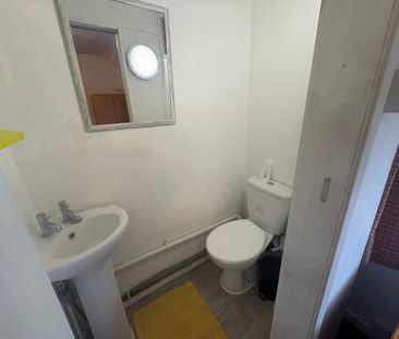 Birdham Road, Brighton 1 bedroom house to rent - Photo 2