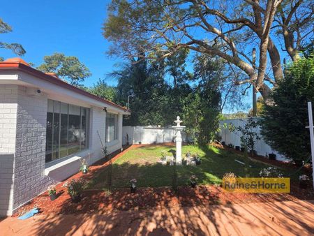 NEWLY RENOVATED FAMILY HOME - Photo 5