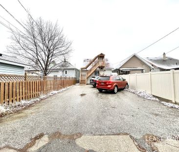 1 Bed 1 Bath Upper on Ottawa - All Inclusive Rent and In-Unit Laundry! - Photo 2