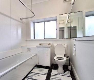 Spacious Hataitai Flat For Rent - Photo 1