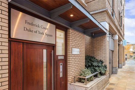 Recently refurbished two bedroom apartment - Photo 5