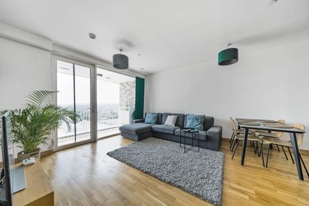 Telcon Way, London, SE10 - Photo 2