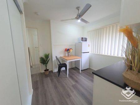 FURNISHED + ALL BILLS + WIFI INCLUDED - Photo 2