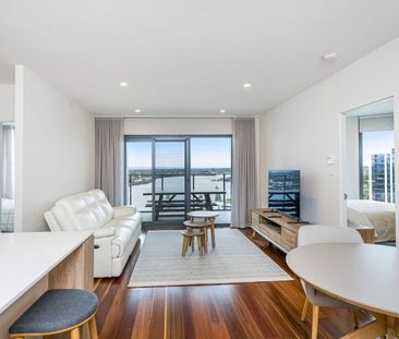 Executive Fully Furnished Apartment with Sweeping Swan River Views - Photo 3