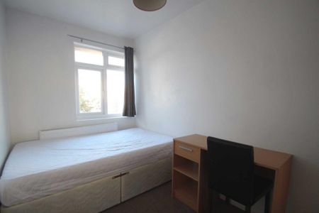 4 bedroom terraced house to rent - Photo 2