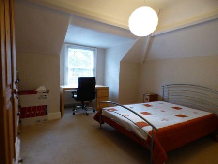 2 bedroom flat to rent - Photo 3