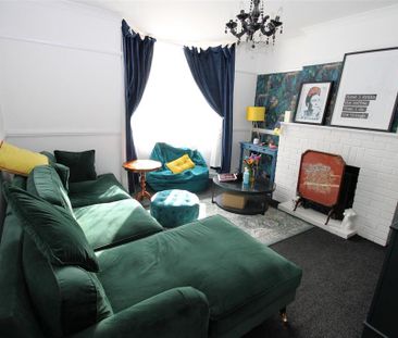 3 bedroom end of terrace house to rent - Photo 5