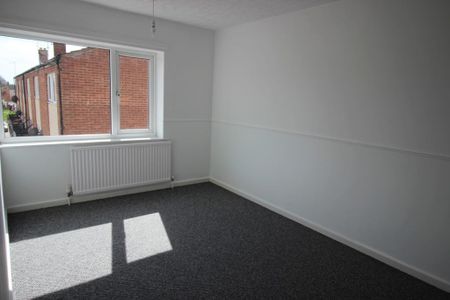 3 bedroom maisonette to rent - Photo 4