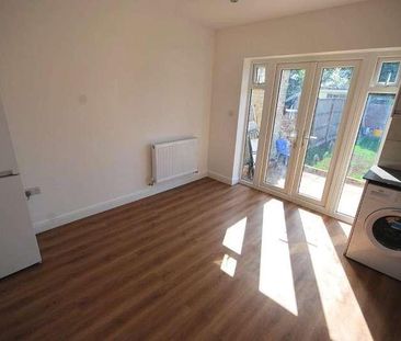 Woodside Close, Wembley, Middlesex, HA0 - Photo 5