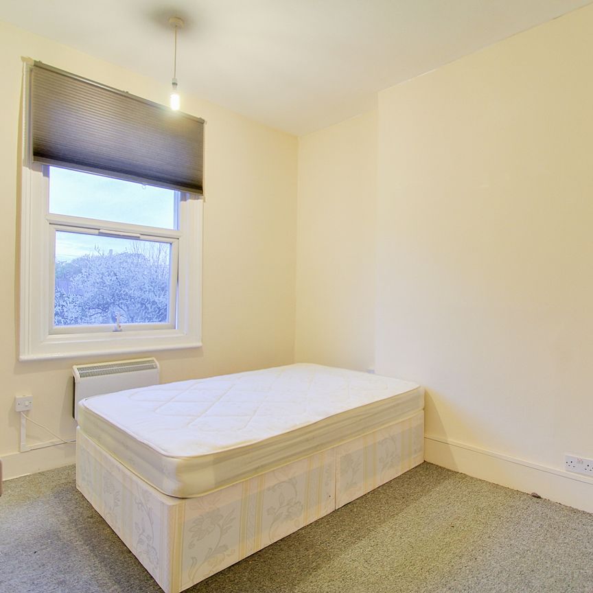 Waddon New Road, Croydon, CR0 - Photo 1