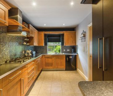 4 bedroom townhouse to rent - Photo 6