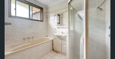 3 bedroom brick house - Photo 4