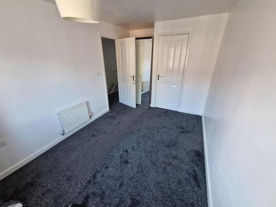 3 bedroom end of terrace house to rent - Photo 1