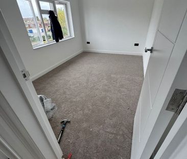 3 Bed Detached House, Long Lane, CR0 - Photo 5