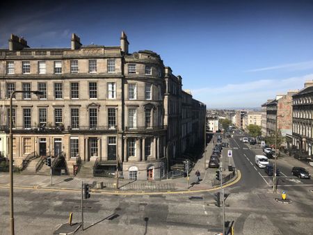 Montgomery Street, Edinburgh - Photo 2