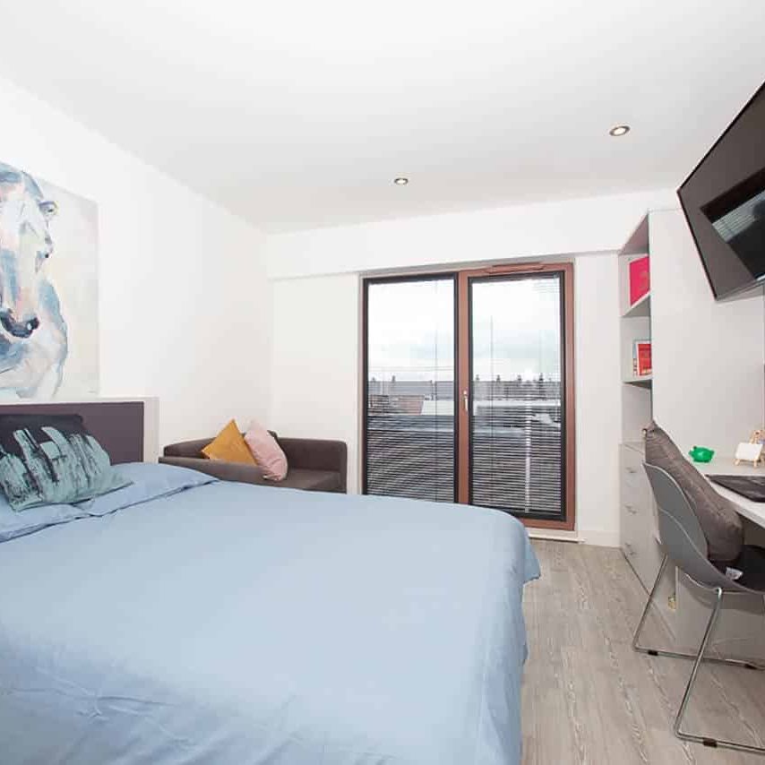 Premium Studio (L Shaped) - Photo 1
