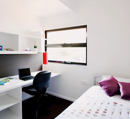 8 Bedrooms Apartment - Photo 2