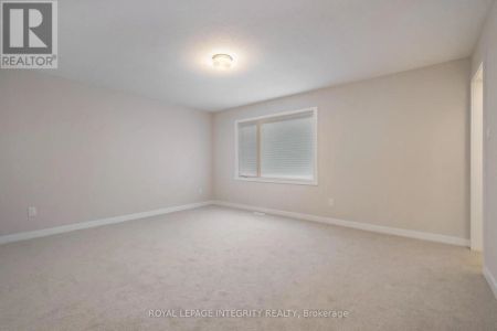 623 ALOPEX ROW - Photo 4