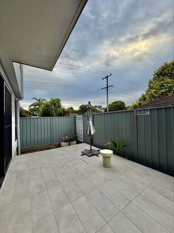 Near-New, Modern Townhouse in Prime Location - Photo 5