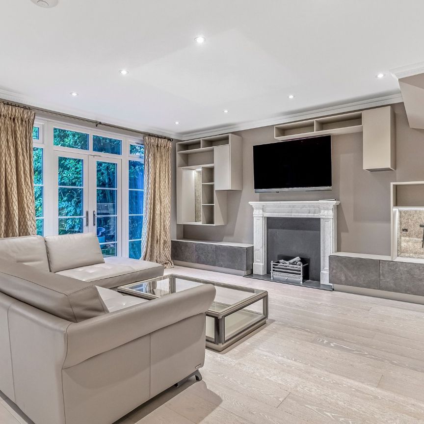 North Hill, London, N6 - Photo 1